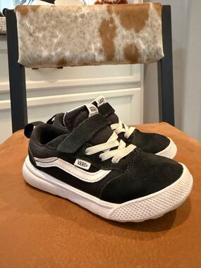 Vans Kids Black and White Velcro Low-Top Sneakers